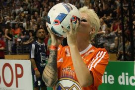 Nasenbruch! Für Melanie Müller ging es nach dem KISS CUP zum Arzt 68 Nasenbruch! Für Melanie Müller ging es nach dem KISS CUP zum Arzt