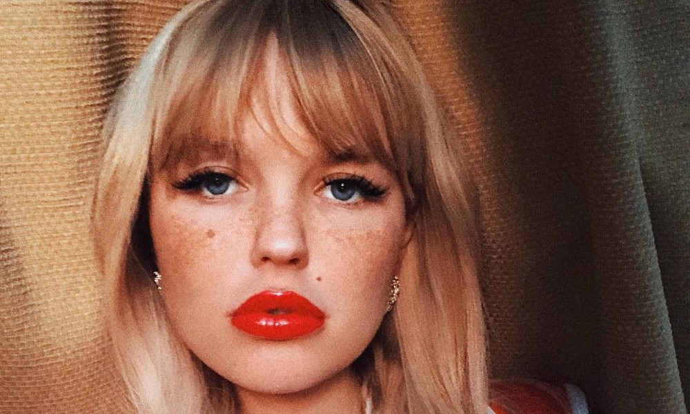 STARS 366 Bonnie Strange BILD Instagram