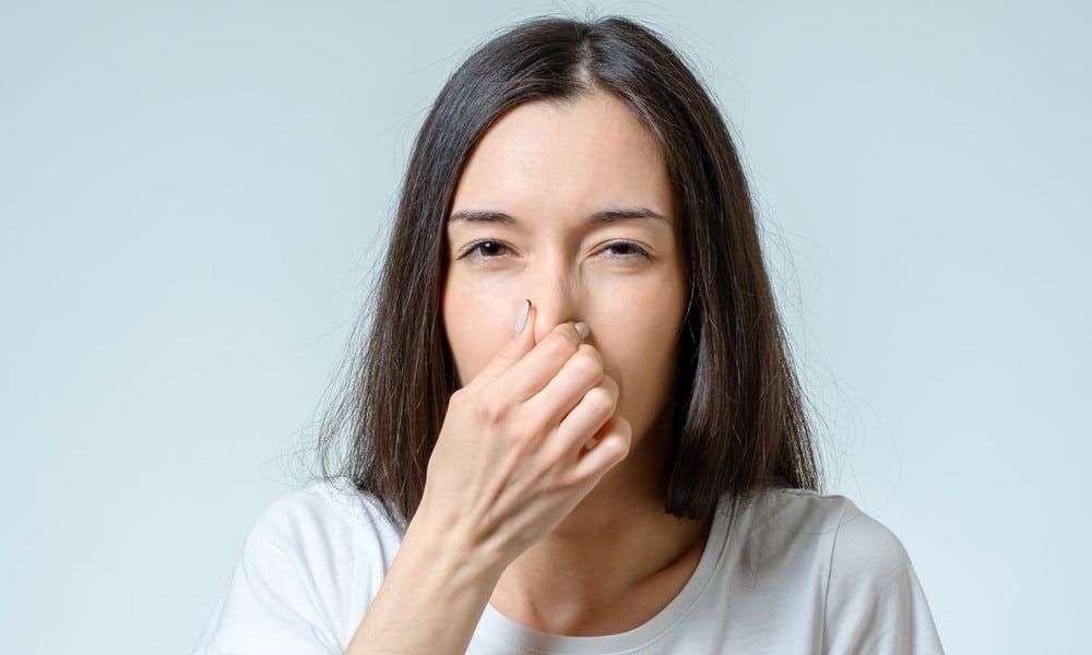 St 104 Nase zuhalten BILD iStock