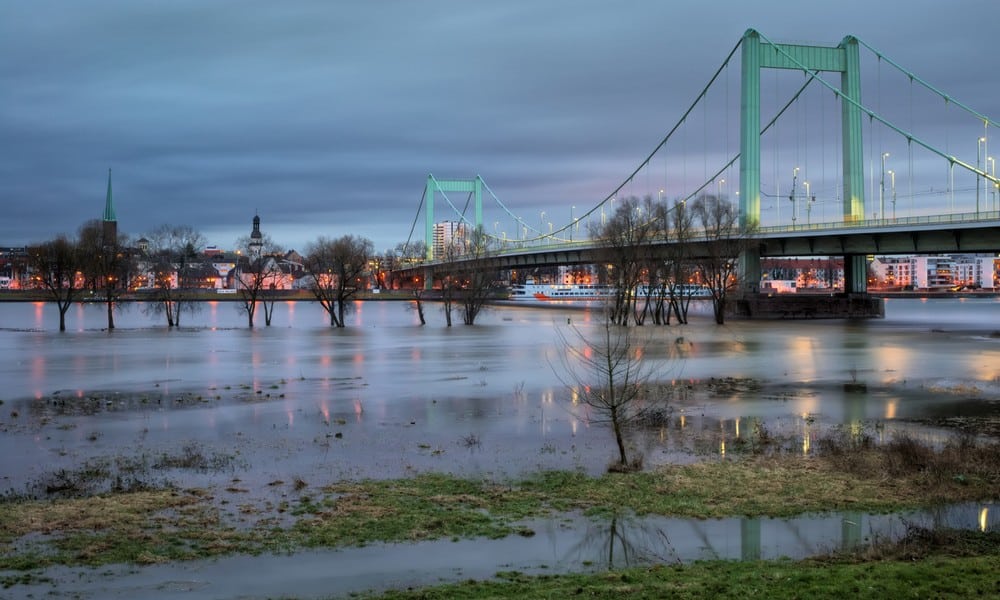 St 180 Hochwasser BILD iStock