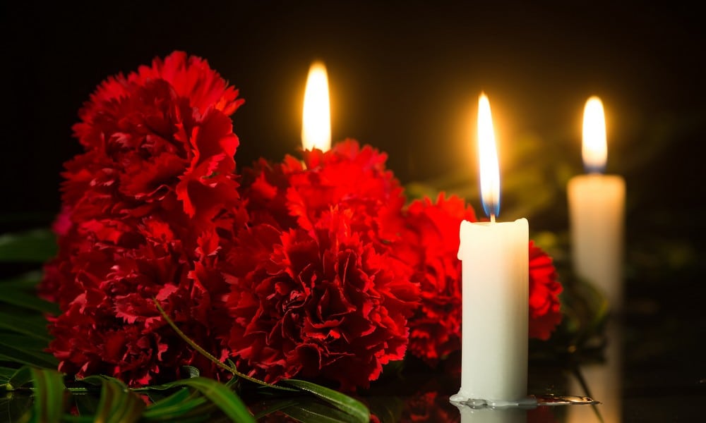 St 182 kerze BILD iStock