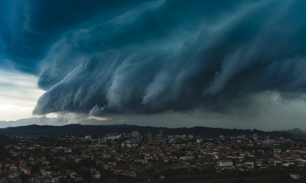 St 329 Unwetter BILD iStock