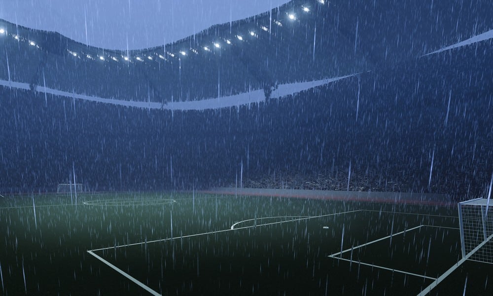 St 333 Fussball Regen BILD iStock