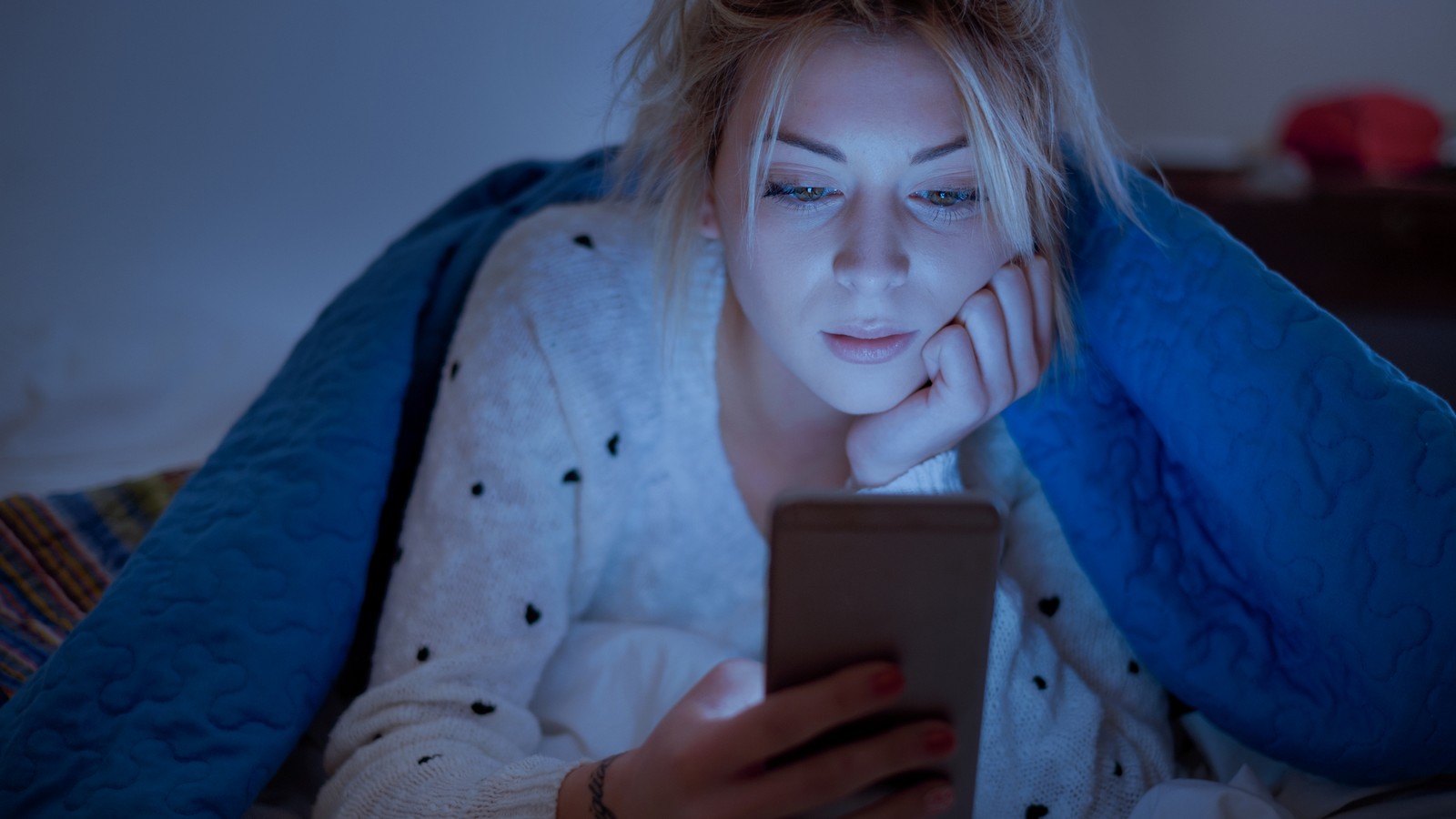 Darum solltest du dein Handy nie mit ins Bett nehmen! 61 Smartphone