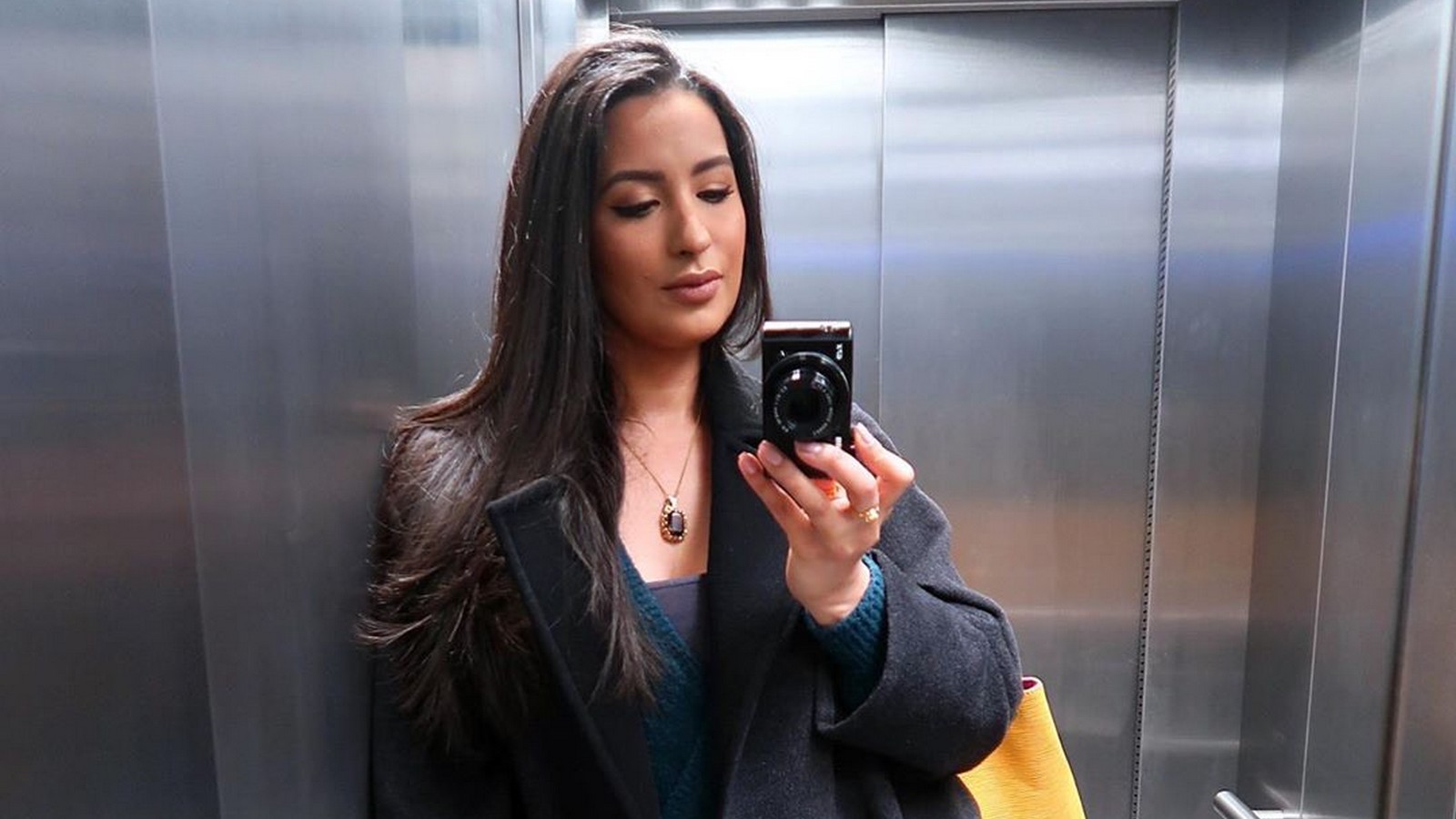 Dounia Slimani: Die Influencerin hat Krebs! 72 Dounia Slimani