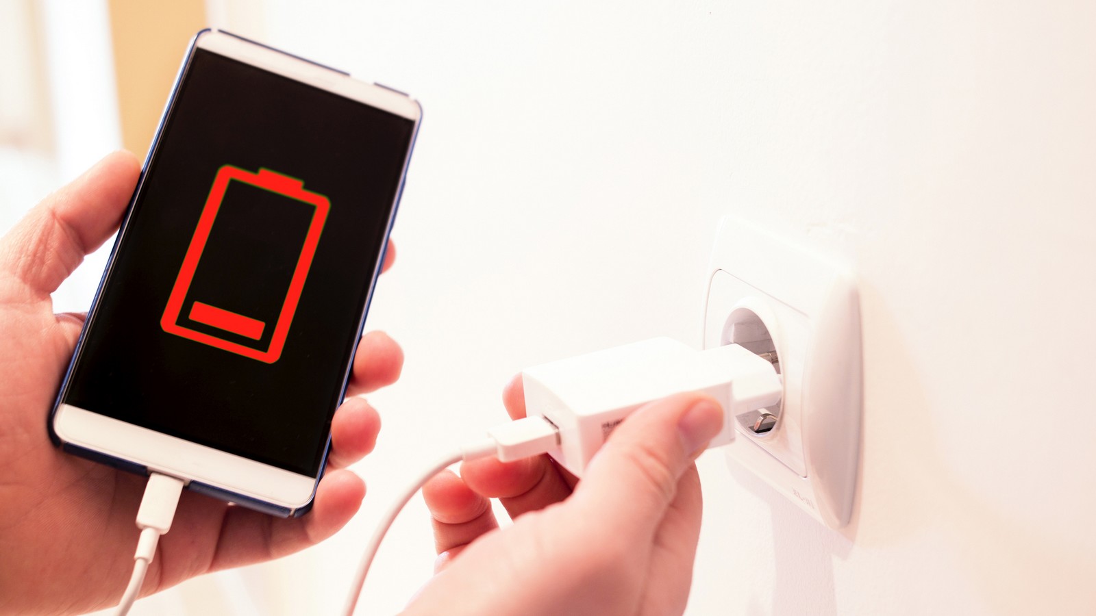 So gefährlich ist ein kaputtes Ladekabel wirklich! 72 Handy aufladen