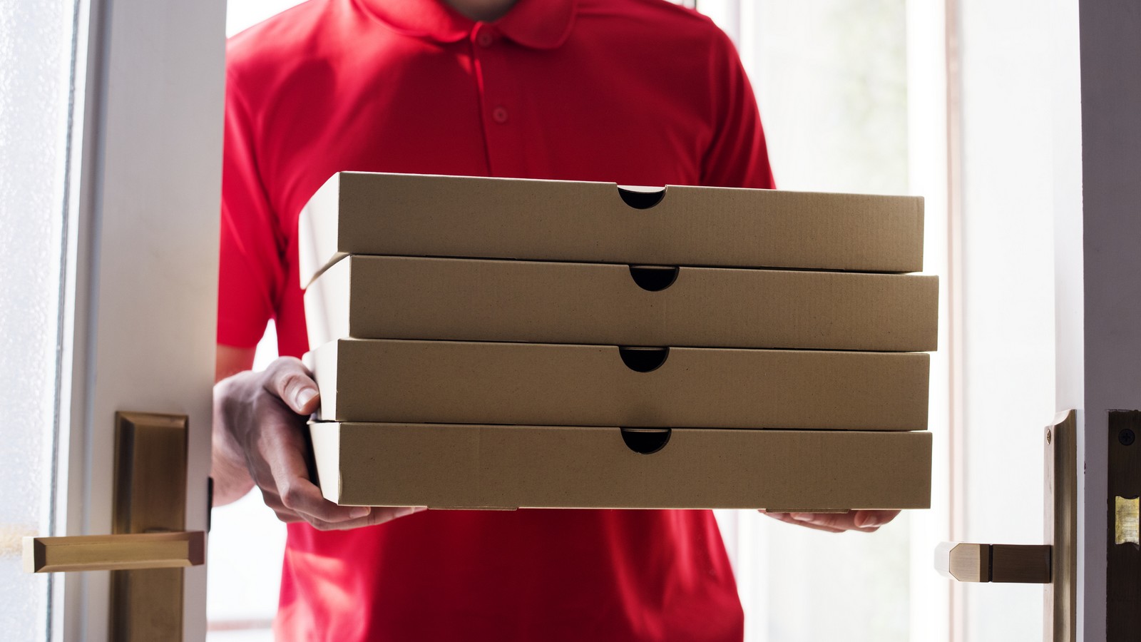 Coronavirus: Darf ich noch Essen bestellen? 72 Pizza bestellen