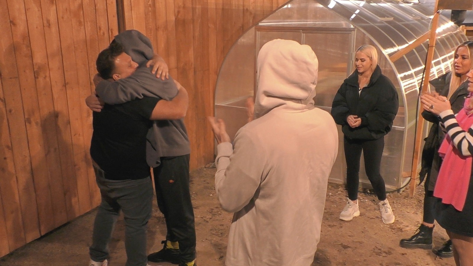 Big Brother 2020: Menowin Fröhlich verlässt den TV-Knast! 72 Menowin Fröhlich bei "Big Brother"