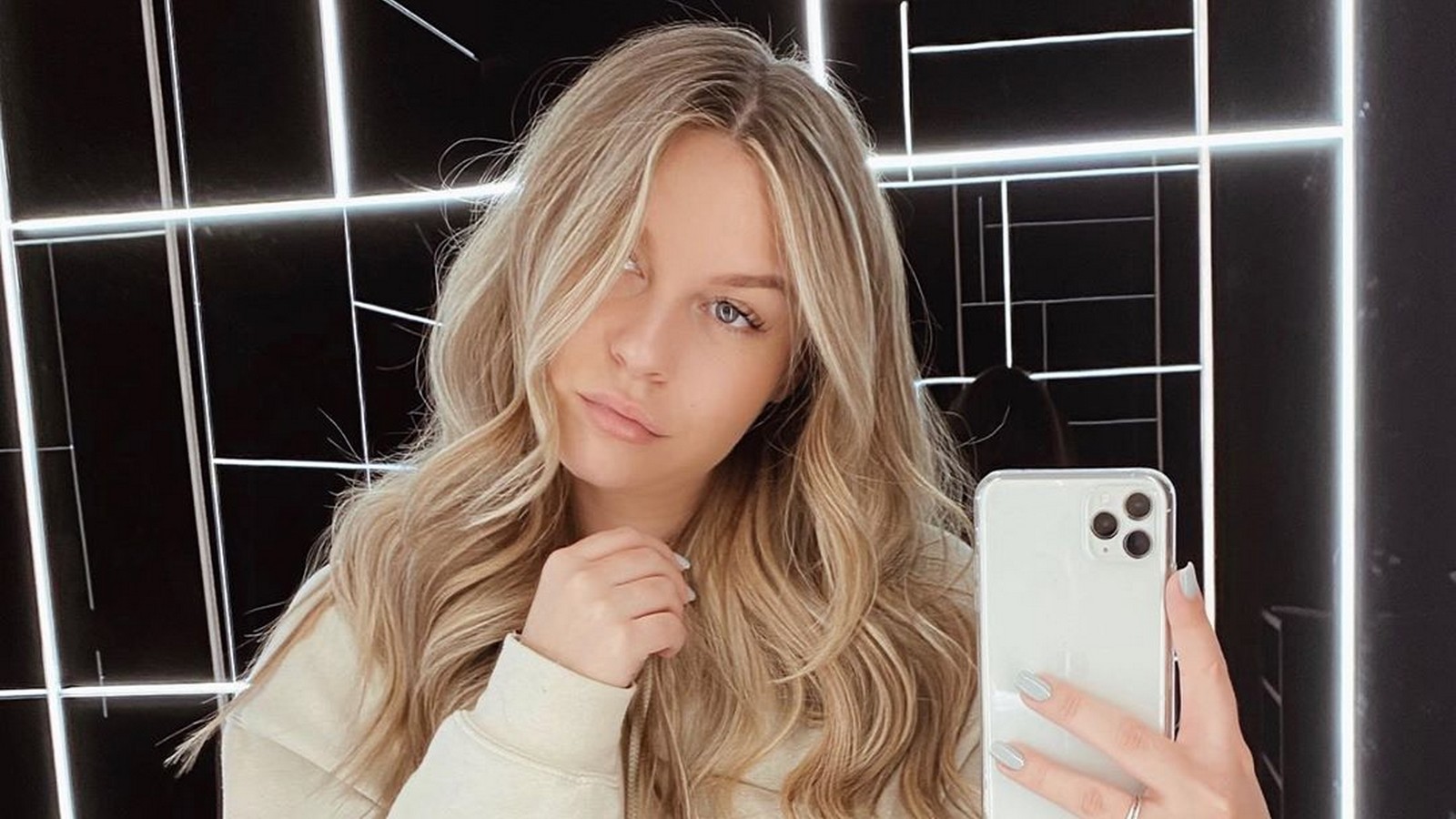 Dagi Bee