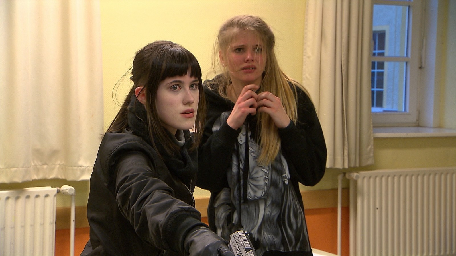 Geiselnahme bei BTN: So war der Dreh für Katharina Kock & Jakob Grün! 72 Lara und Toni bei "Berlin - Tag & Nacht"
