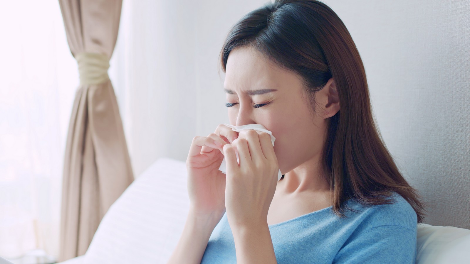 5 hilfreiche Tipps bei Pollenallergie 72 Niesen