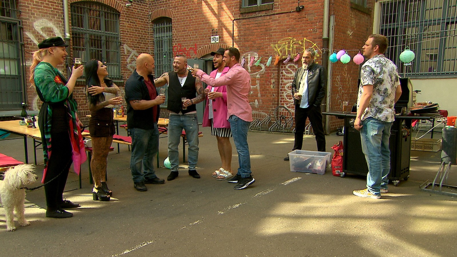 Berlin - Tag & Nacht: Brandanschlag auf die WG! Verliert Peggy ihr Baby? 73 "Berlin - Tag & Nacht"