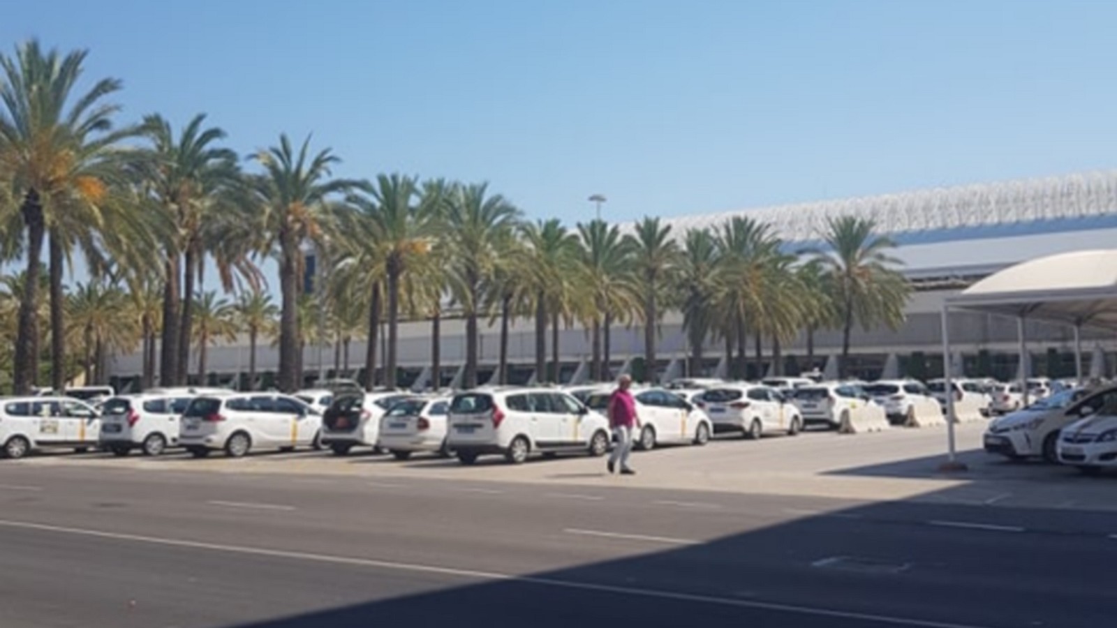 KUKKSI-Reporter macht den Test: Das erwartet dich im Flugzeug! 75 Airport Palma