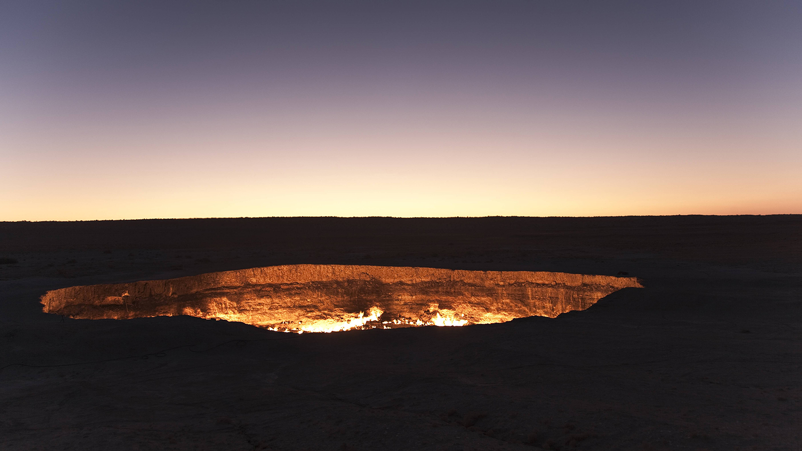 Diese Grube in der Wüste brennt seit über 40 Jahren 72 Krater von Derzewe