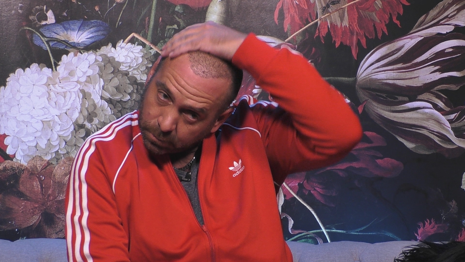 Promi Big Brother 2020: Ikke Hüftgold zeigt sich ohne Perücke! 72 Ikke Hüftgold macht Schluss