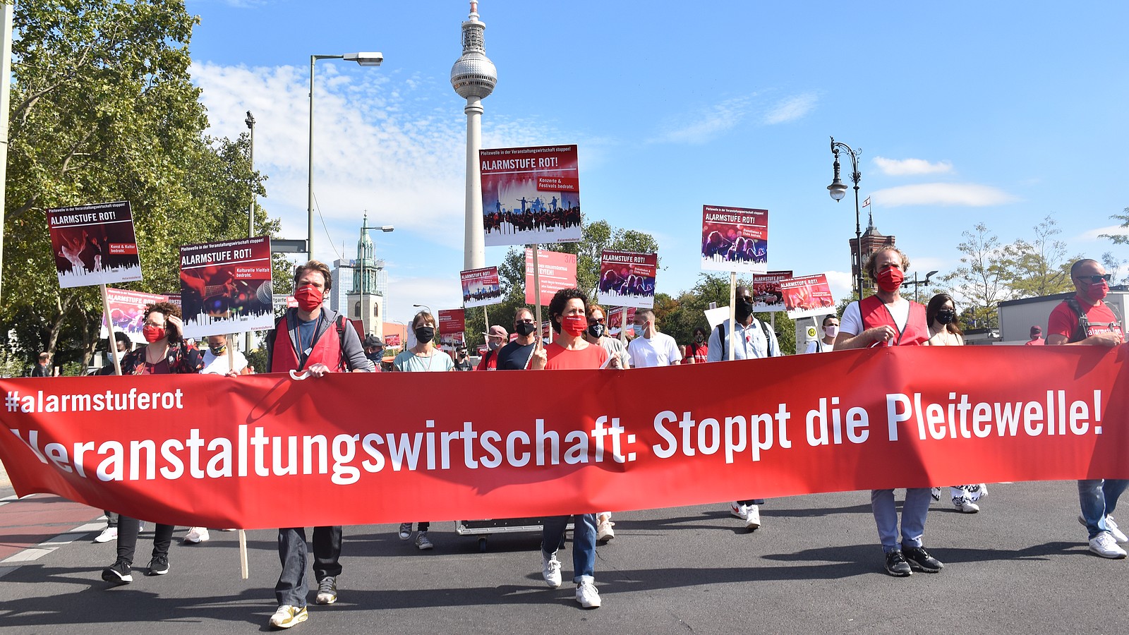 #AlarmstufeRot: Mia Julia Brückner bei Demo in Berlin dabei 72 Alarmstufe Rot