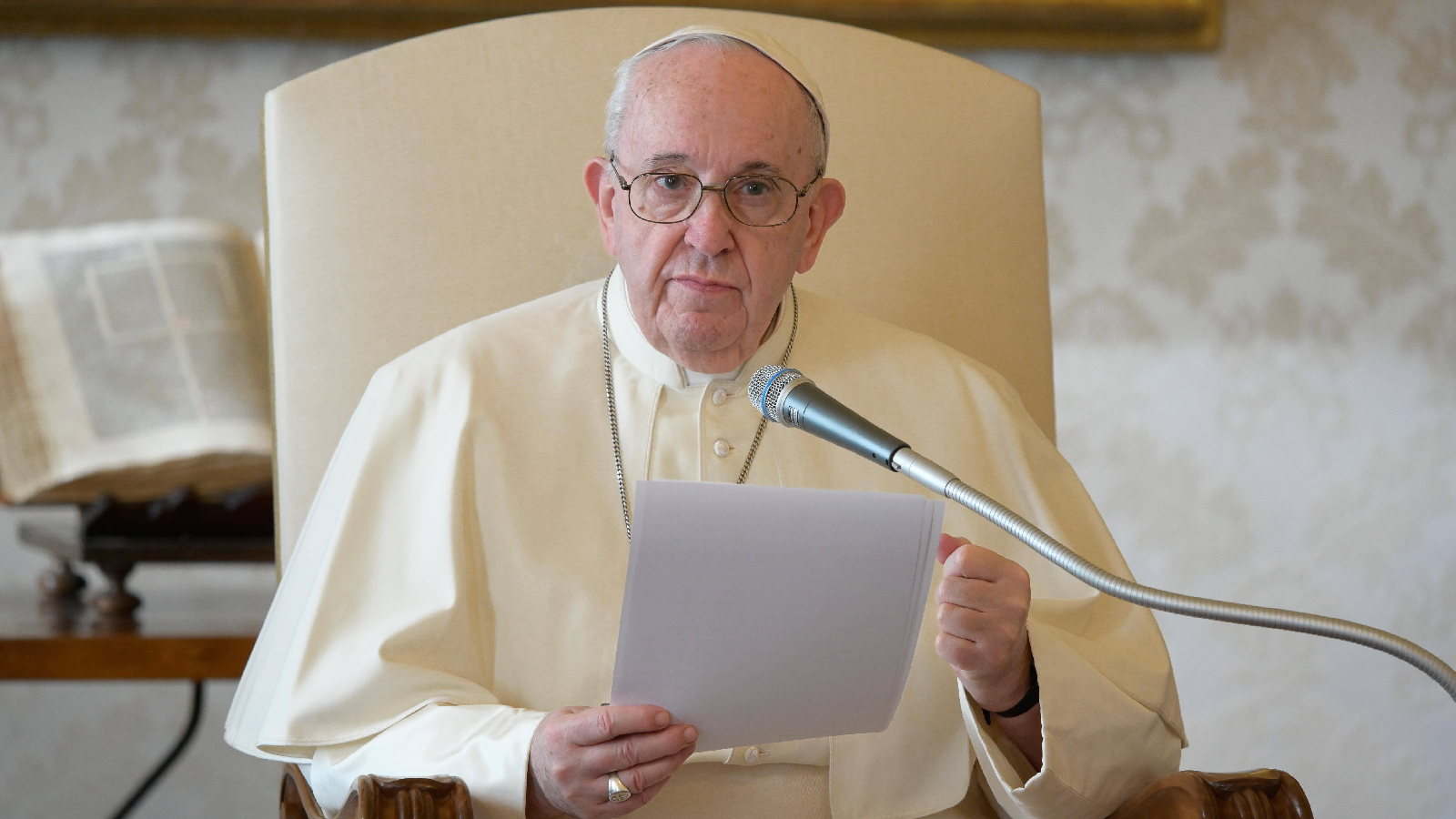 Kein Scherz: Papst Franziskus betet für Roboter 61 Papst Franziskus betet für Roboter