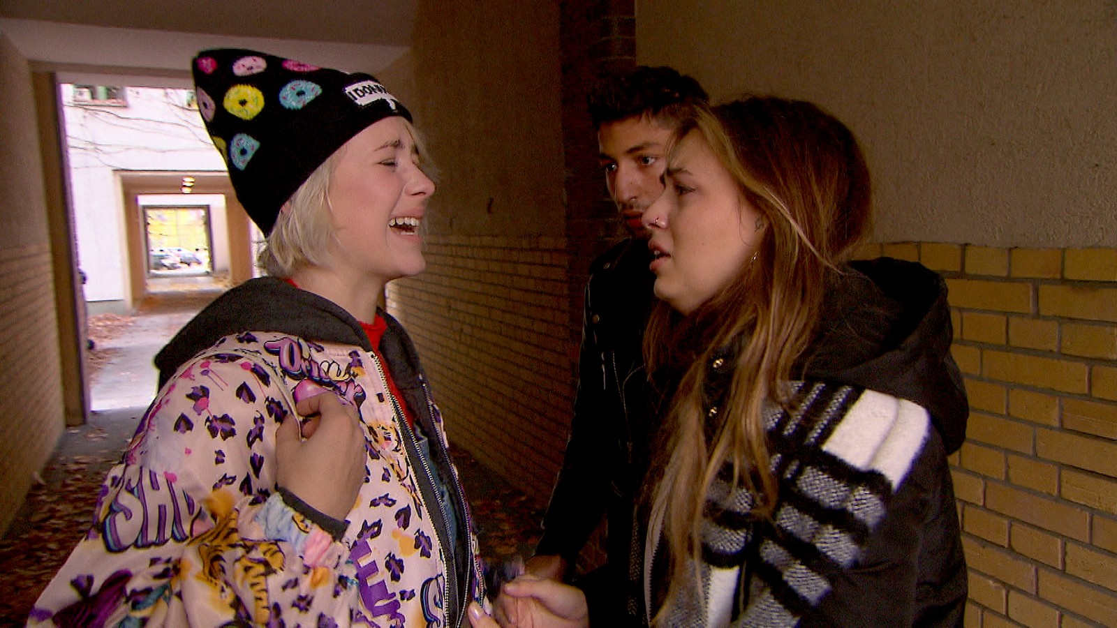 Berlin - Tag & Nacht-Dean: Der Seitensprung mit Amelie fliegt auf! 61 Amelie, Dean und Olivia bei "Berlin - Tag & Nacht"