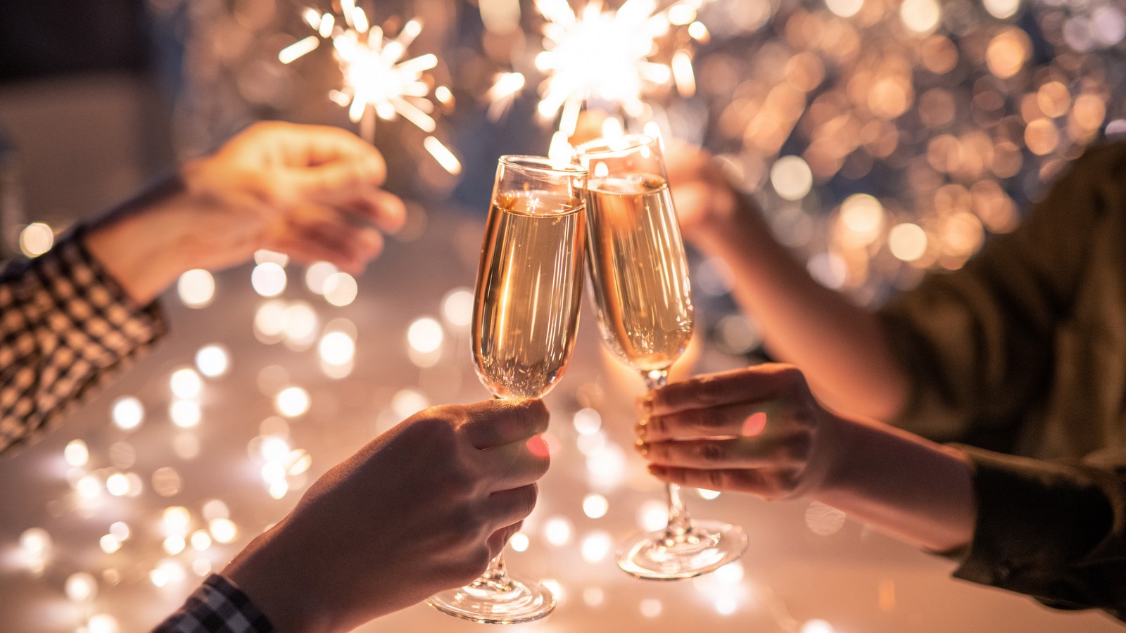Corona-Regeln: Darf ich mit Freunden an Silvester feiern? 72 Silvester