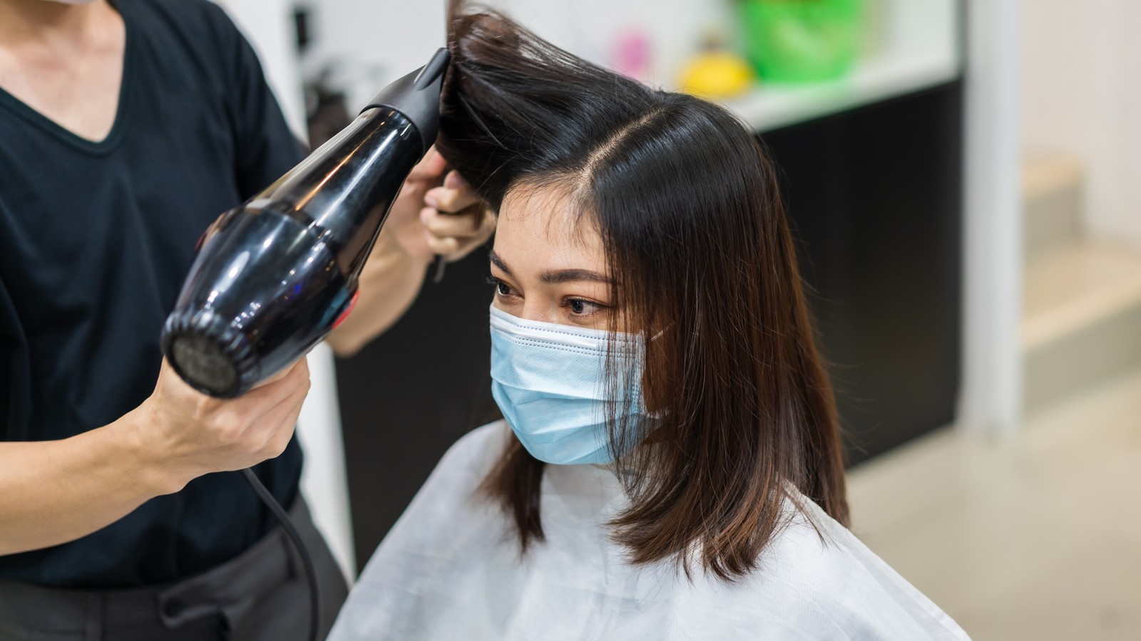 Salons öffnen: Diese Regeln gelten beim Friseur! 72 Friseurbesuch in Corona-Zeiten