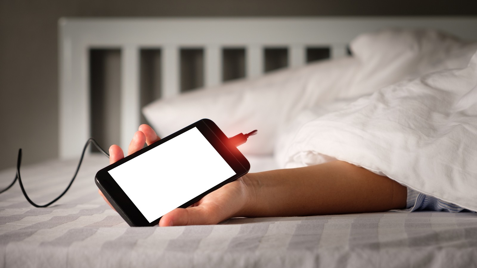Darum solltest du dein Handy nie im Bett laden 61 Handy