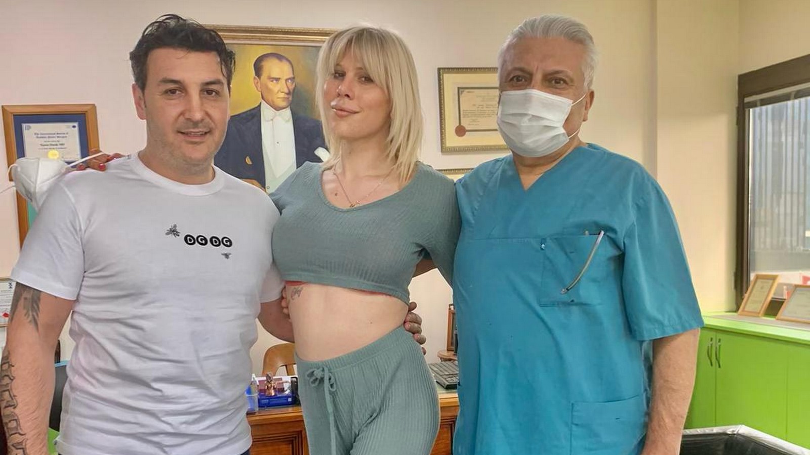 So lief die Beauty-OP: Arielle Rippegather hat sich die Ohren anlegen lassen! 72 Arielle Rippegather