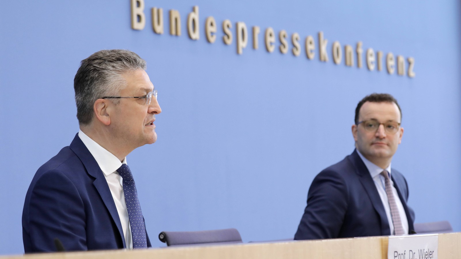 Prof. Lothar H. Wieler, Praesident Robert-Koch-Institut (RKI), Jens Spahn, Bundesminister fuer Gesundheit