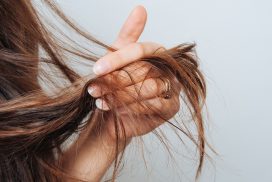 Diese Frau hat sich noch nie die Haare schneiden lassen! 68 Diese Frau hat sich noch nie die Haare schneiden lassen!