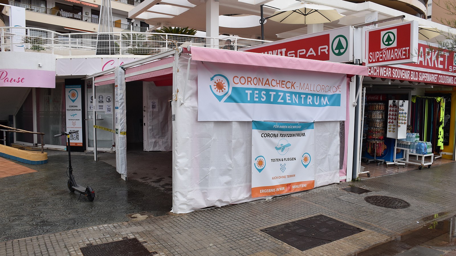 Corona-Test auf Mallorca: Hier kannst du dich an der Playa de Palma testen lassen! 74 Corona-Testzentrum an der Playa de Palma mit Nadescha Leitze