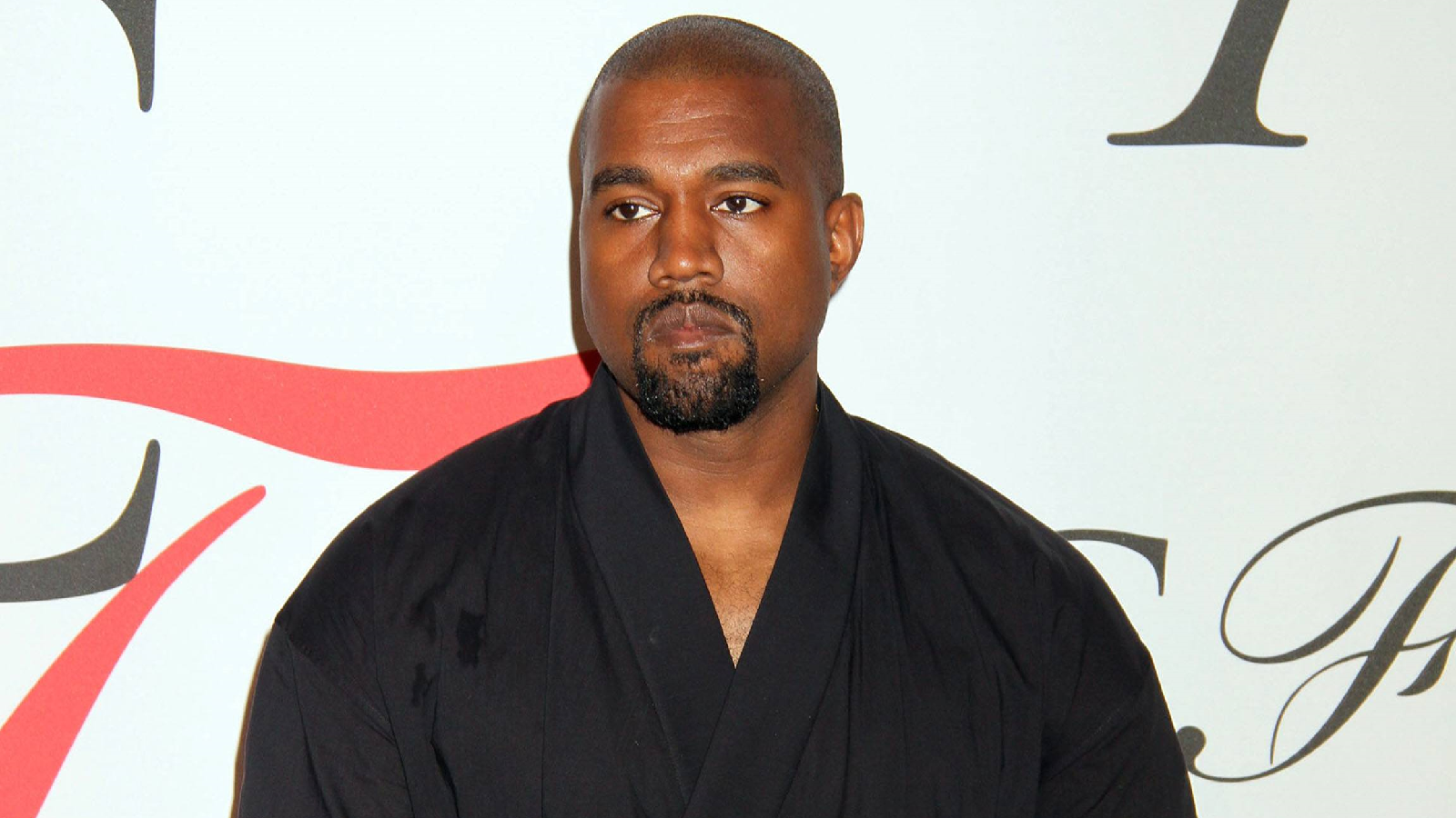 Kanye West: Er lässt seinen Namen ändern! 61 Kanye West lässt Namen ändern