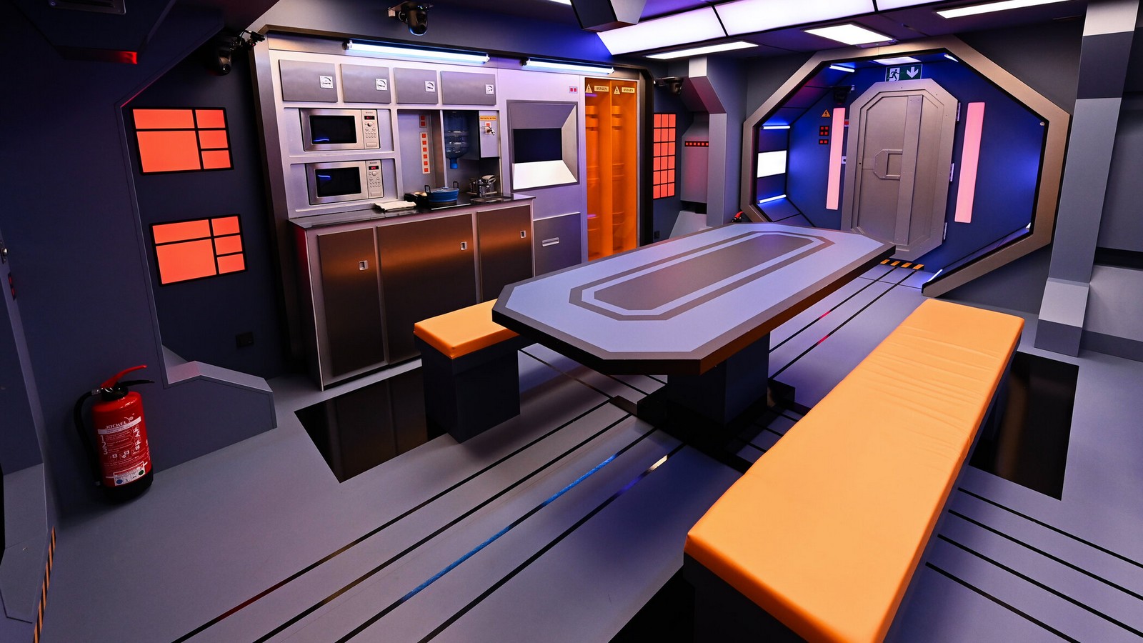 Promi Big Brother 2021: Erste Fotos aus dem Weltall 74 Die Raumstation bei "Promi Big Brother"