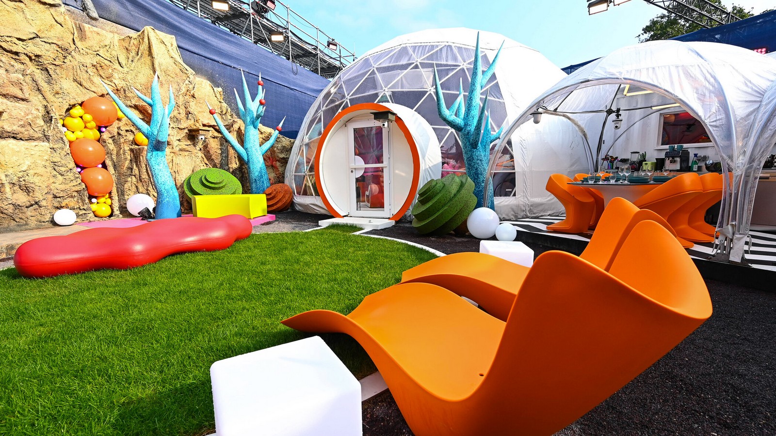 Promi Big Brother 2021: Erste Fotos aus dem Weltall 73 The Big Planet bei "Promi Big Brother"