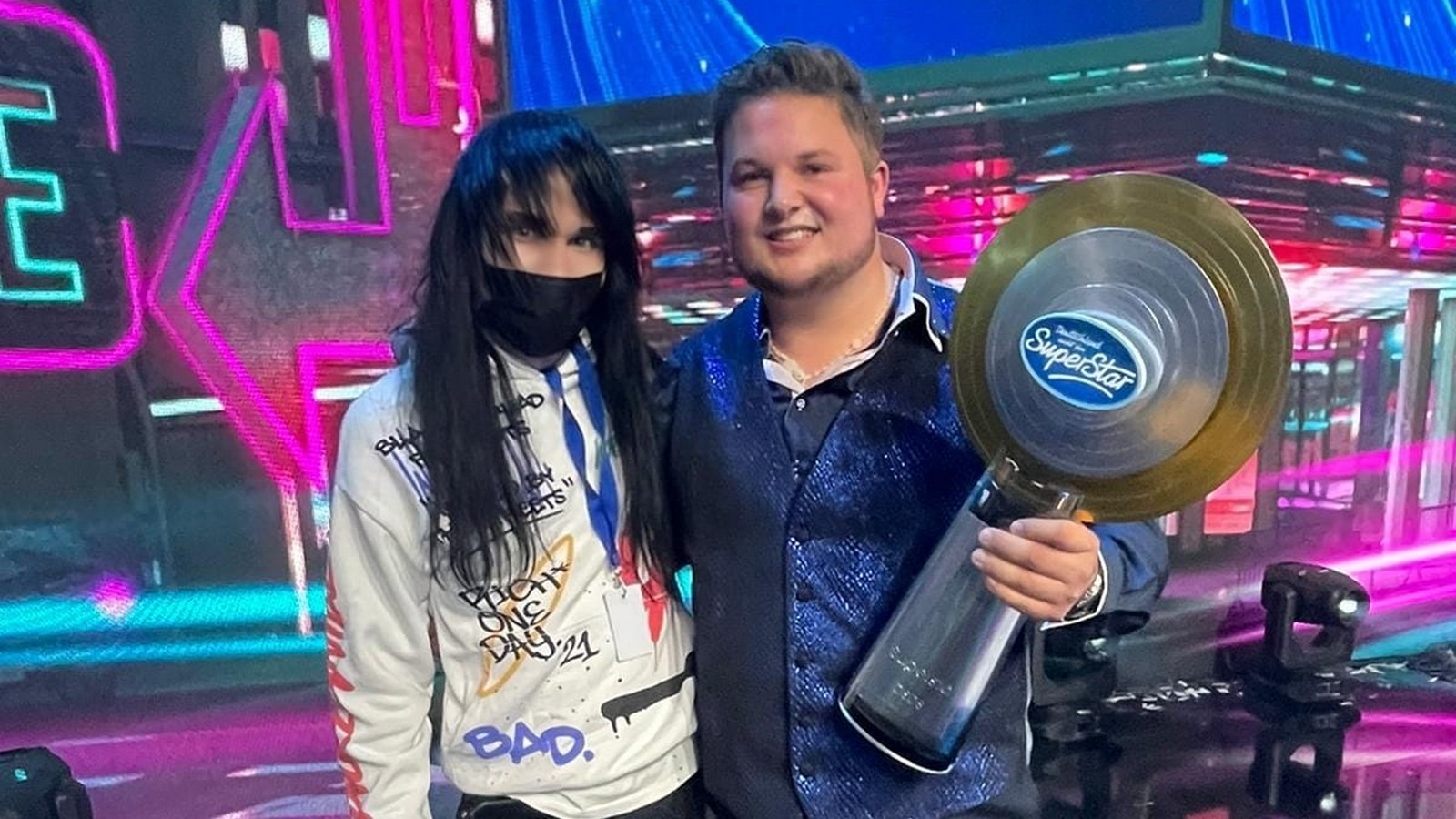KUKKSI-Reporter seit 15 Jahren vor Ort: Das passiert hinter den DSDS-Kulissen! 74 Harry Laffontien und KUKKSI-Reporter Oliver Stangl