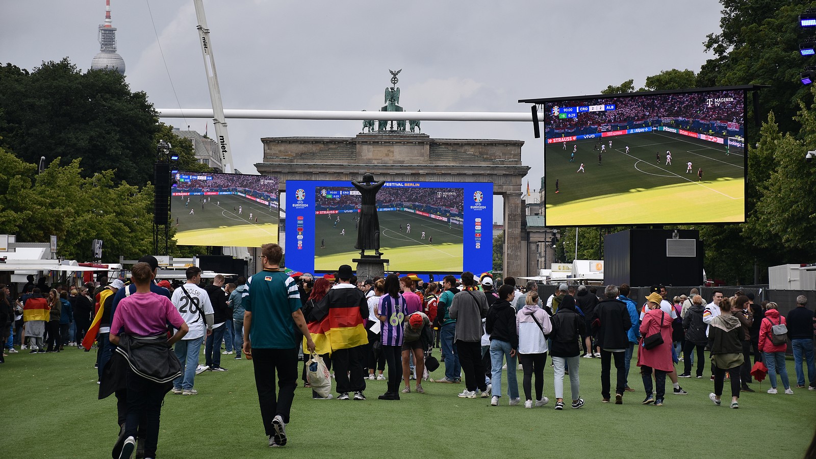 WM 2026: Darum gibt es keine Fanmeile in Berlin 72 Fanmeile am Brandenburger Tor in Berlin