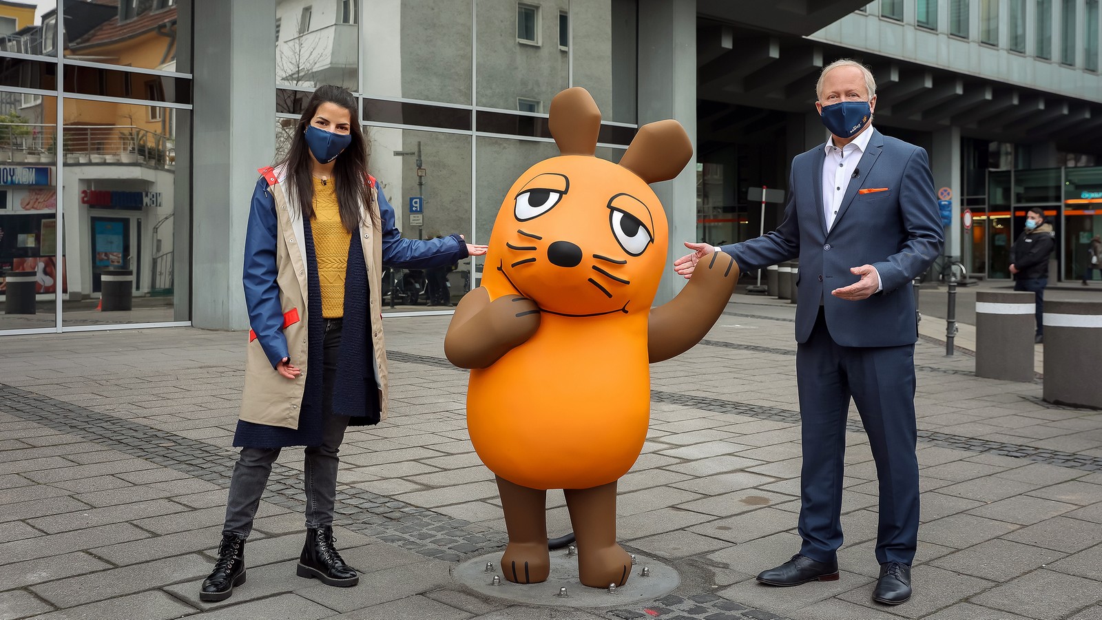 Kriminelle entführen TV-Legende: Beliebte Maus-Figur vor dem WDR-Gebäude gekidnappt 61 Maus-Figur