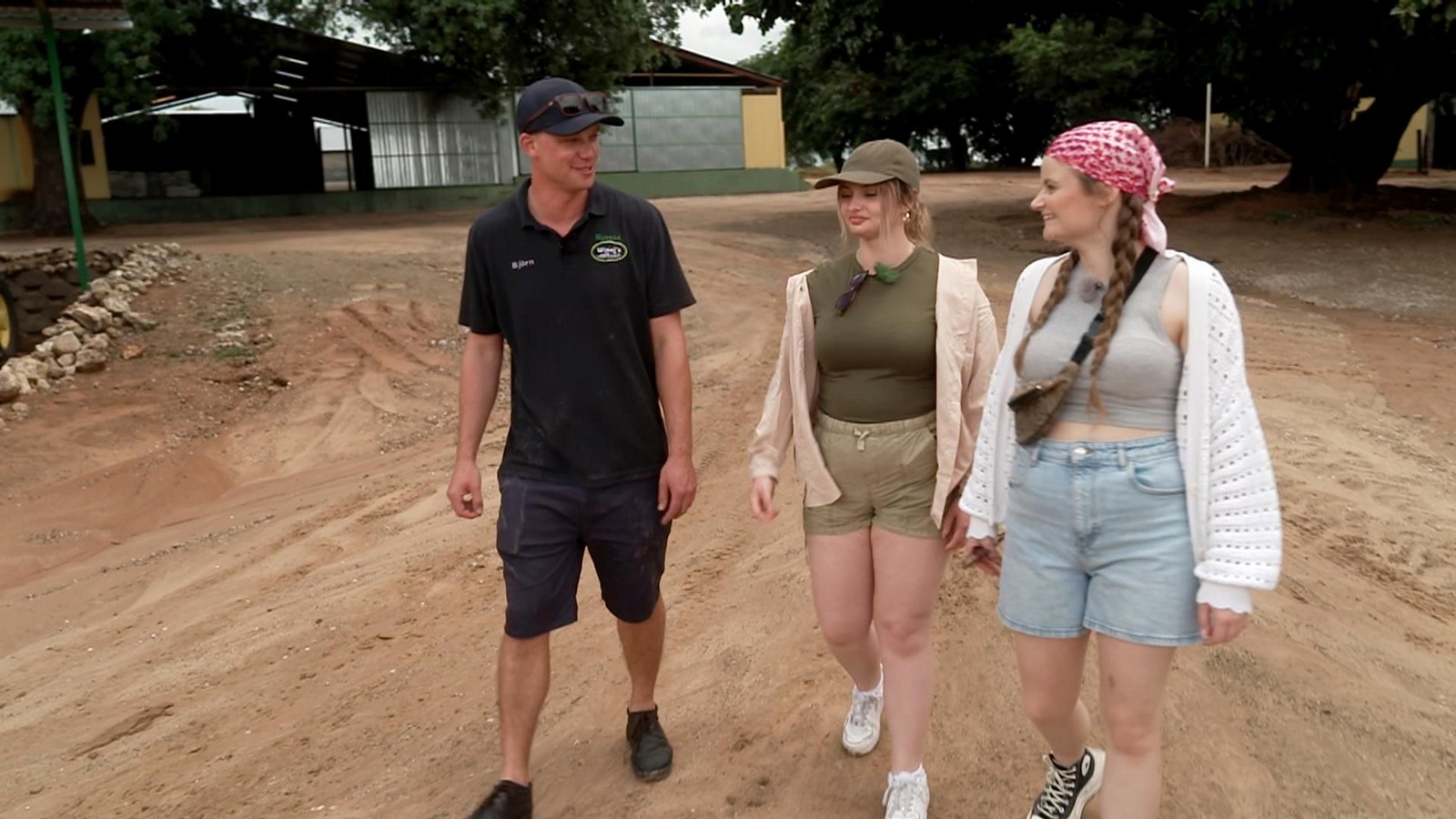 "Zu aufdringlich": Knallharte Abrechnung mit "Bauer sucht Frau International"-Sarah 61 Björn, Lea und Sarah bei "Bauer sucht Frau International"