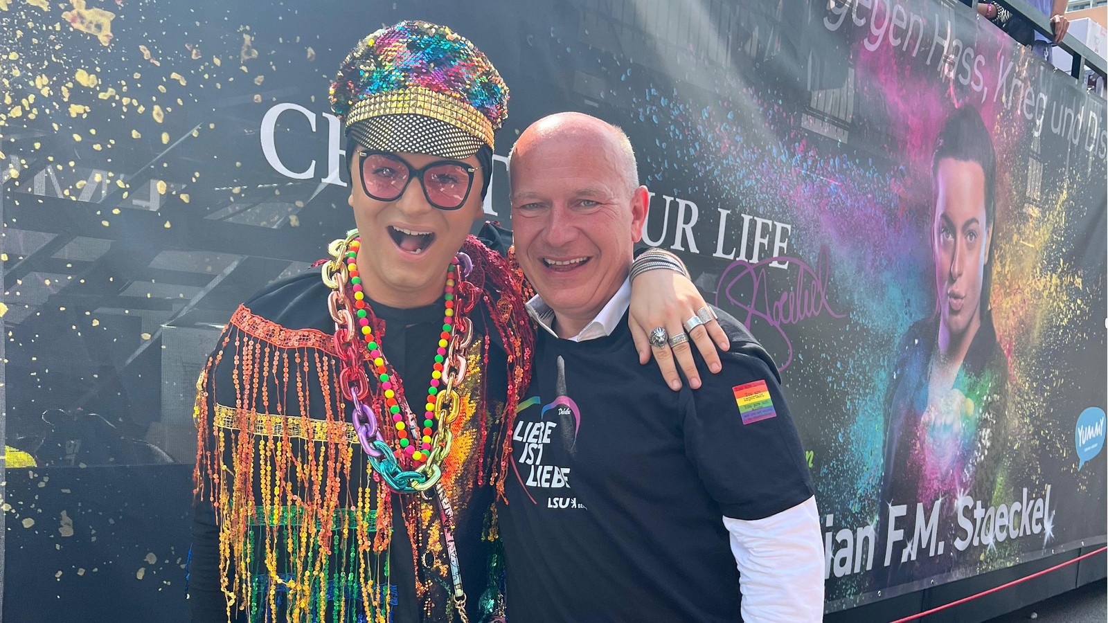 Neonazis mobilisieren gegen den CSD in Berlin - so reagiert Julian F.M. Stoeckel darauf 72 Julian Stoeckel beim CSD