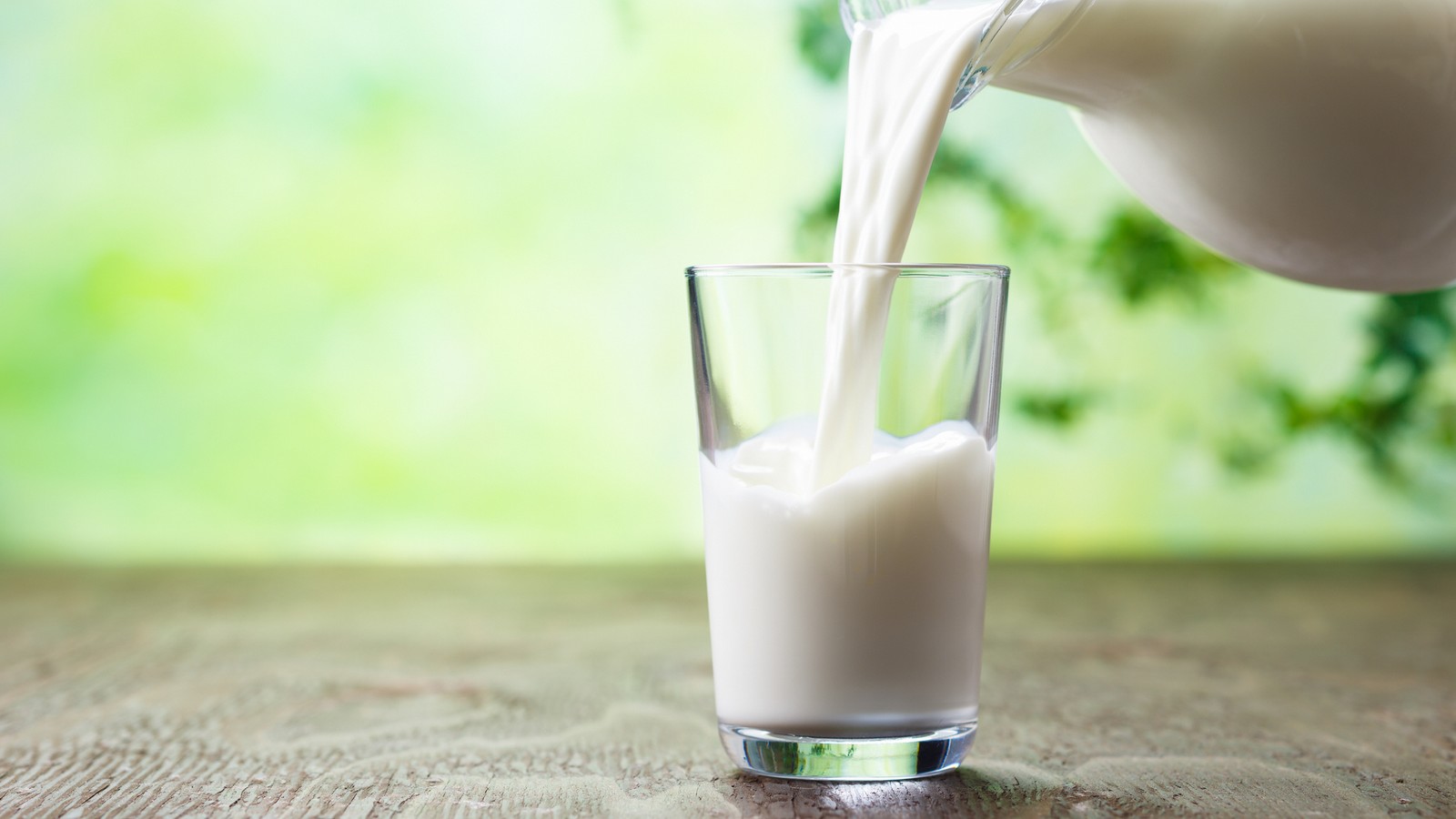 Mythos hält sich im Netz: Wird Milch bei einem Gewitter sauer? 61 Milch