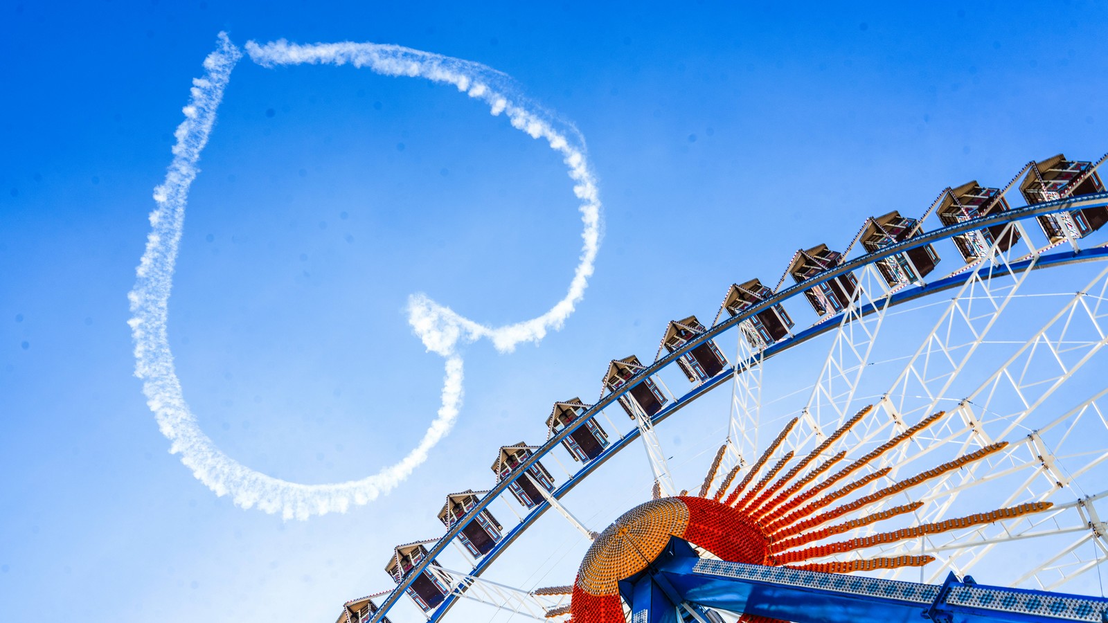 Oktoberfest 2025: Darum gibt es dieses Jahr kein Wiesn-Herz am Himmel 61 Herz auf dem Oktoberfest