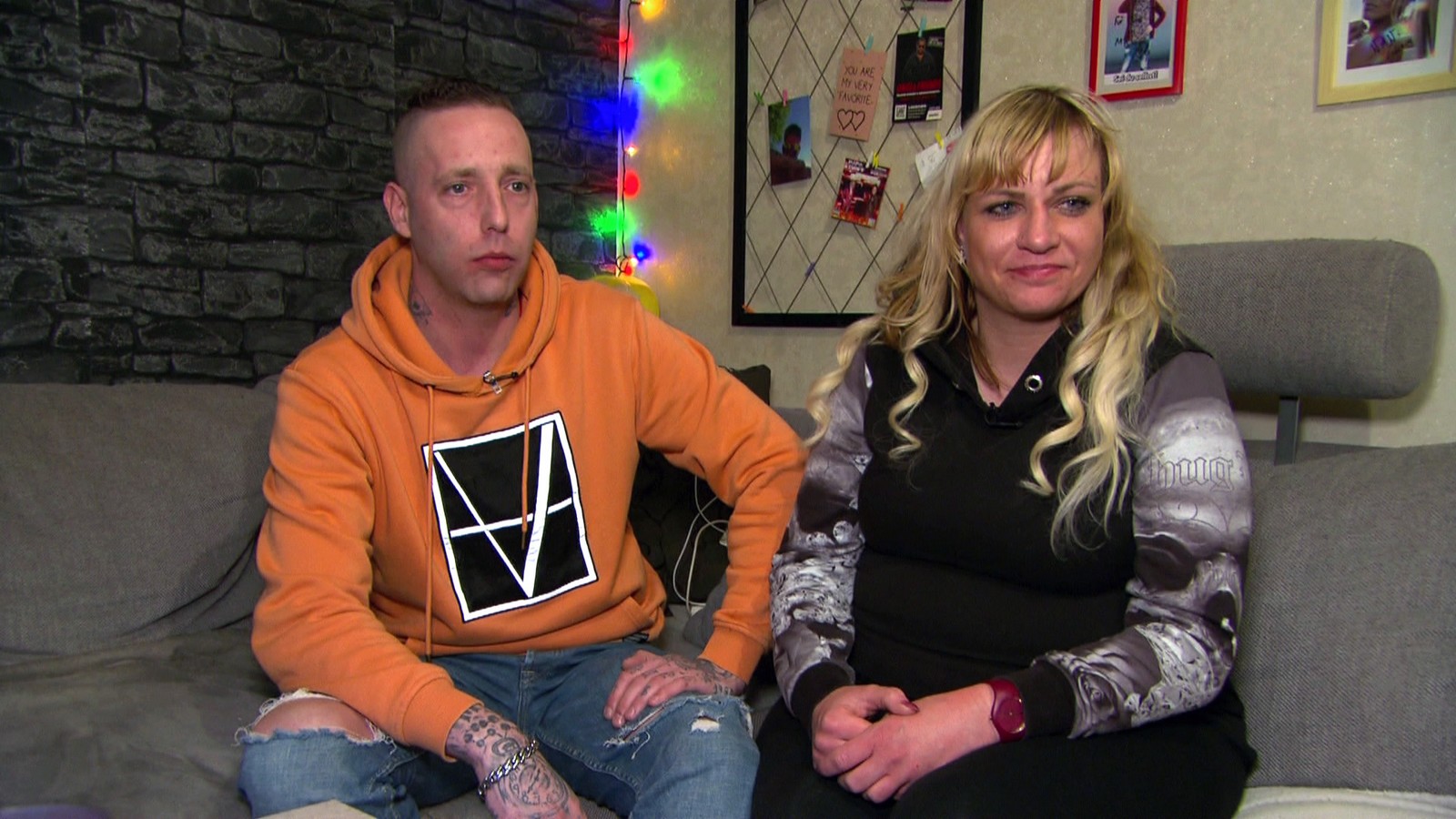 "Armes Deutschland": Bürgergeld-Empfänger Chris hat zu viel Geld - "Cent-Stücke brauche ich nicht" 61 Chris und Sabrina bei "Armes Deutschland"