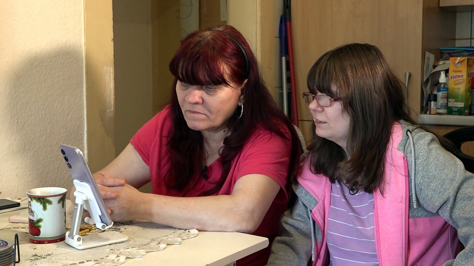 "Hartz und herzlich" & "Hartz Rot Gold": Die tägliche Vorschau (21.11.25) - Wie geht es in der Sozialdoku weiter? 61 Petra und Selina bei "Hartz und herzlich"