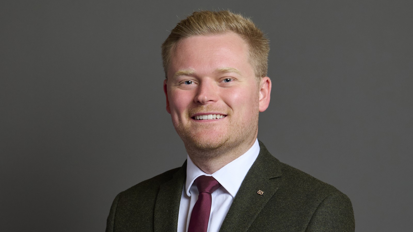 Kein Opfer soll sich schämen: Politiker offenbart eigene Vergewaltigung 61 Josh Newbury