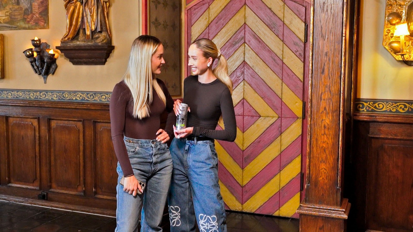 "Traumjob Prinzessin": Robert und Carmen Geiss kicken Töchter aus TV-Show 72 Shania und Davina Geiss