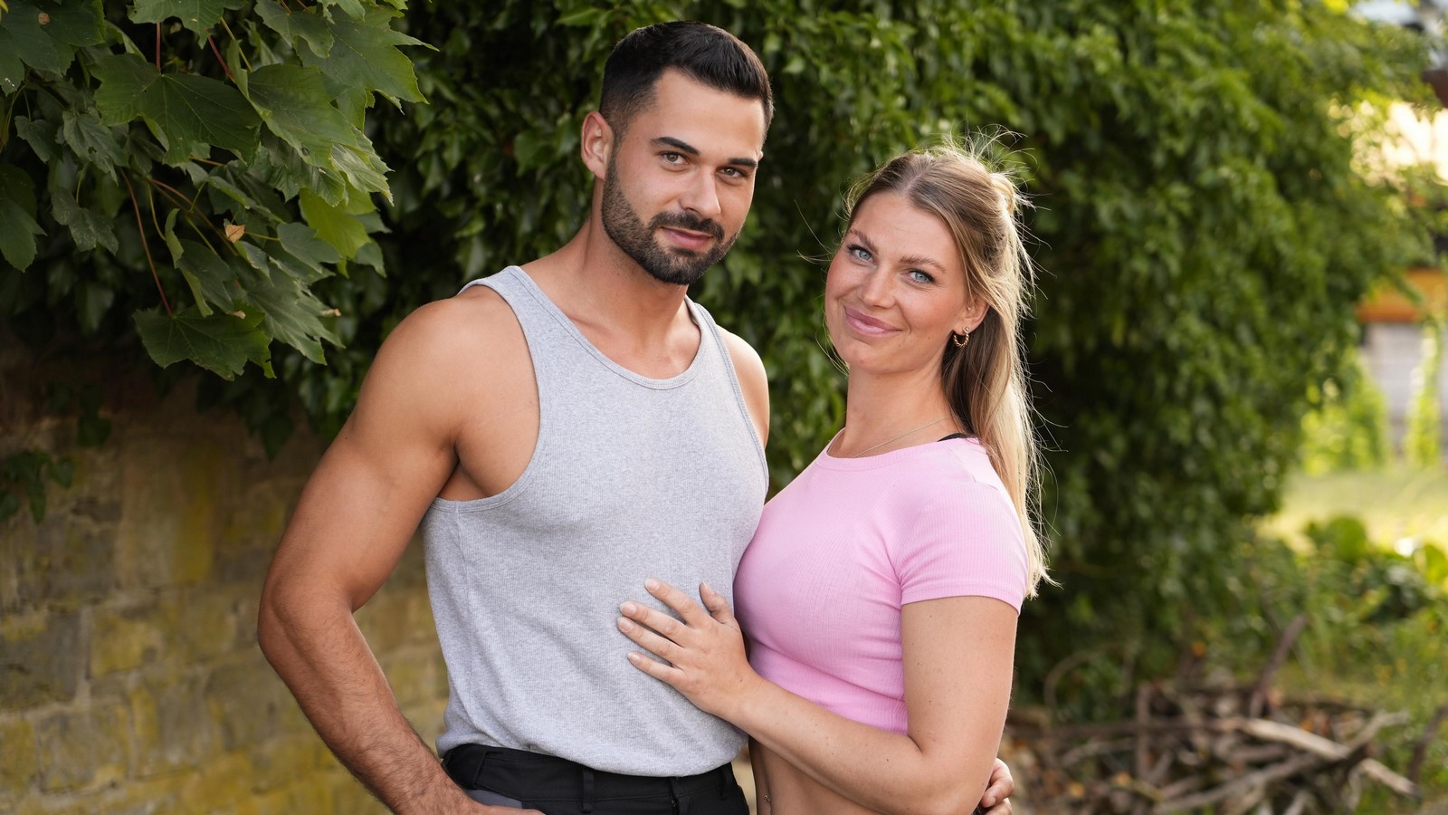 "Bauer sucht Frau"-Kerrin: Ernste Worte über die Fernbeziehung mit Bastian – "Erfordert mehr als nur Mut" 61 Bastian und Kerrin aus "Bauer sucht Frau" 2025