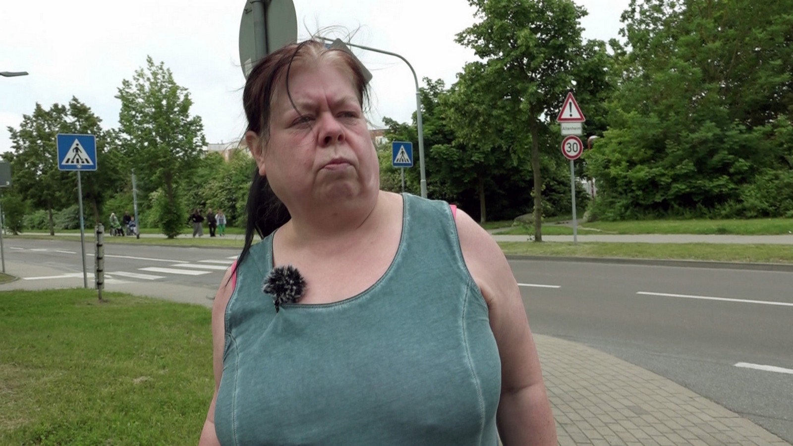 "Hartz und herzlich": Bürgergeld-Empfängerin Pamela legt viel Wert auf Beauty - "Sind immer so 60 Euro, die ich ausgebe für Schminke" 61 Pamela aus "Hartz und herzlich"