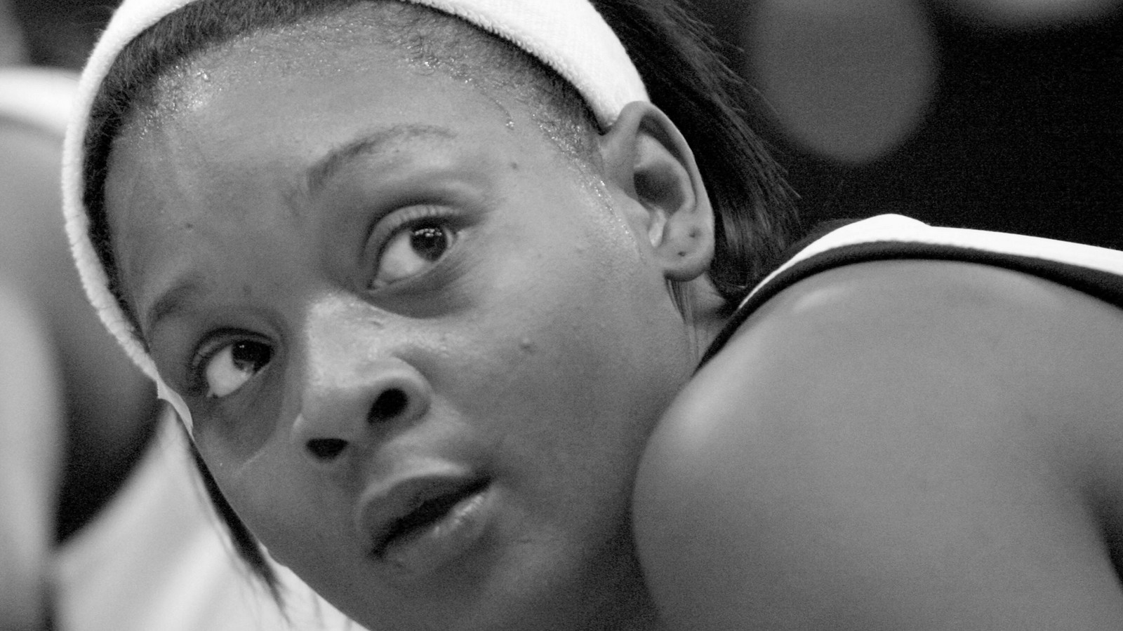 Kara Braxton: Ex-Basketball-Star stirbt im Alter von 43 Jahren bei Autounfall 61 Kara Braxton