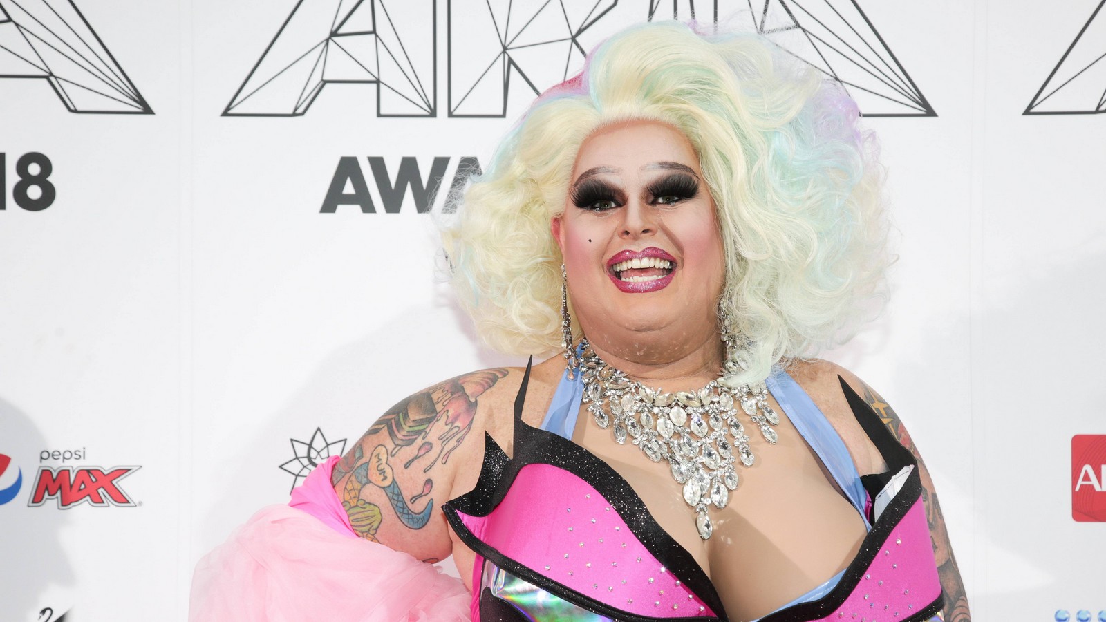 Nach Krebsdiagnose: Dragqueen Maxi Shield (†51) ist gestorben 61 Maxi Shield