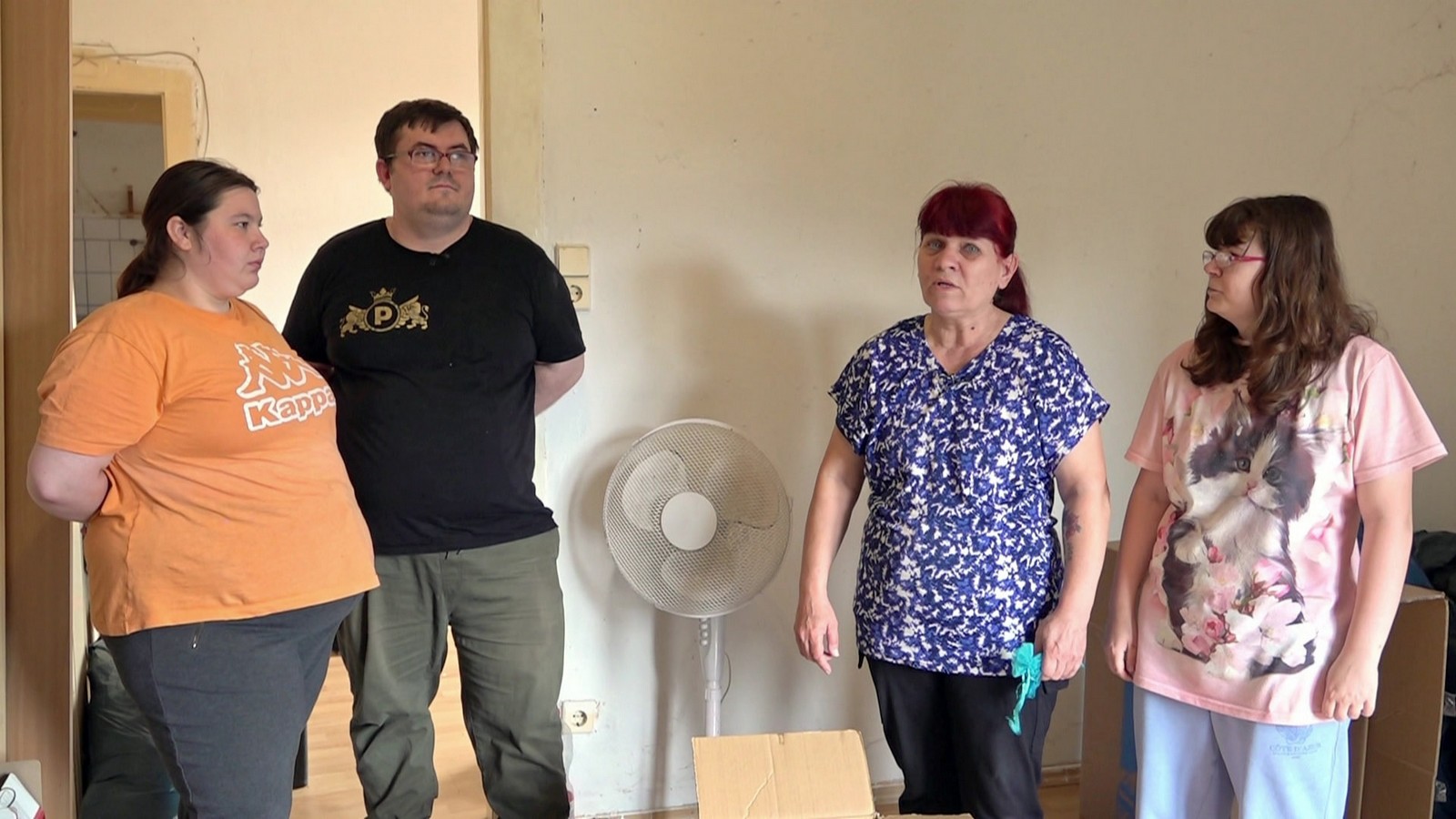 "Hartz und herzlich": Petra verlässt die Bürgergeld-Doku - RTLZWEI zeigt die letzte Folge 61 Petra aus "Hartz und herzlich"
