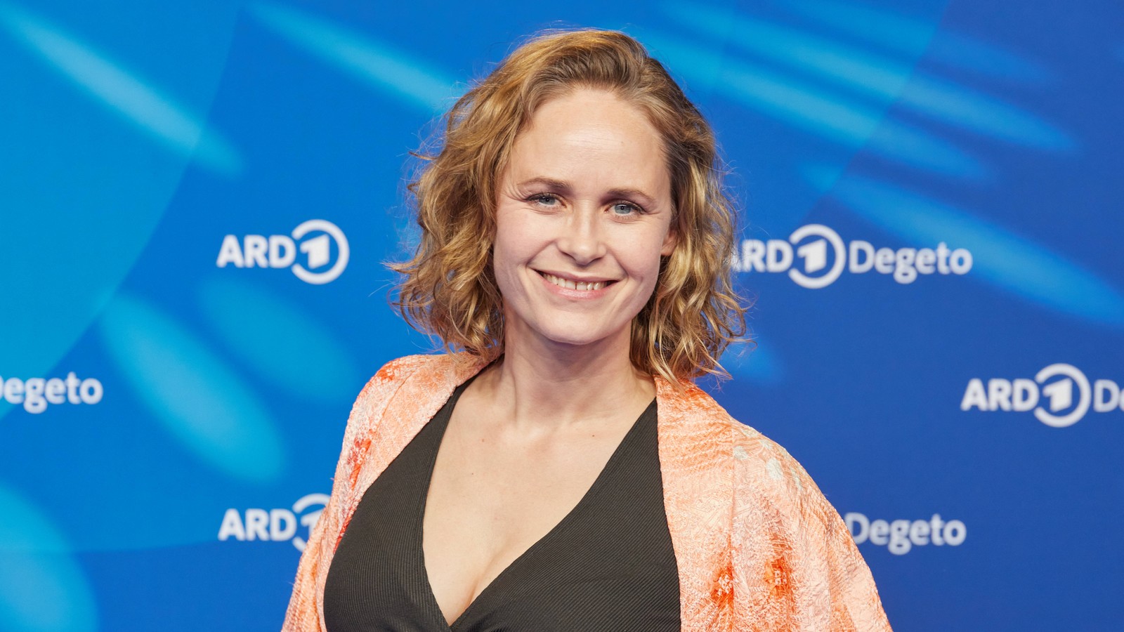 Inez Björg David löscht "Jerks" aus ihrer Vita - "Ich kriege das Kotzen und bin so voller Wut" 61 Inez Björg David