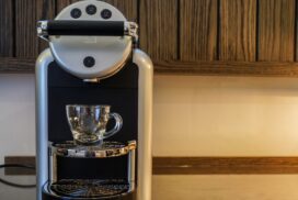 Kaffeemaschine als Waschmaschine im Hotel verwenden: Umstrittener Travel-Hack sorgt für Kopfschütteln 70 Kaffeemaschine als Waschmaschine im Hotel verwenden: Umstrittener Travel-Hack sorgt für Kopfschütteln